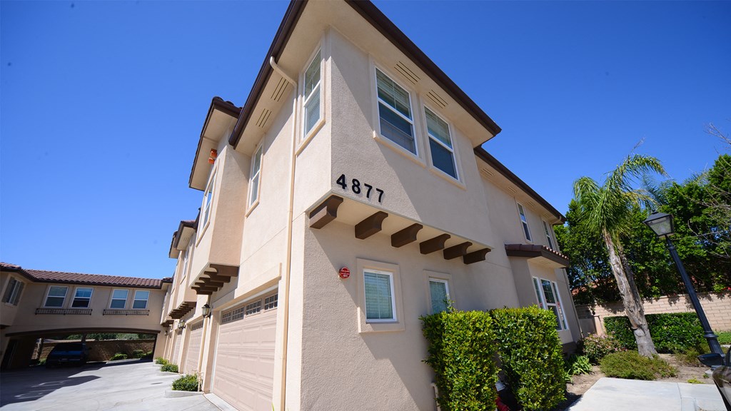 Parkside Villas exterior building garage