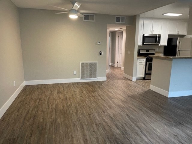 Peachgrove Apartments Dining Area