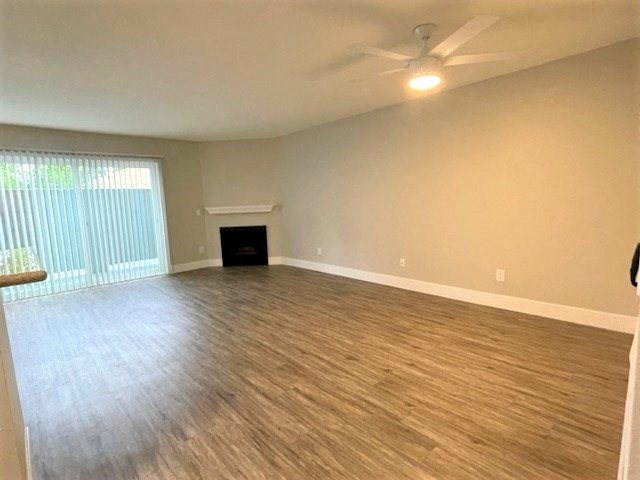 Peachgrove Apartments Living Room with fireplace