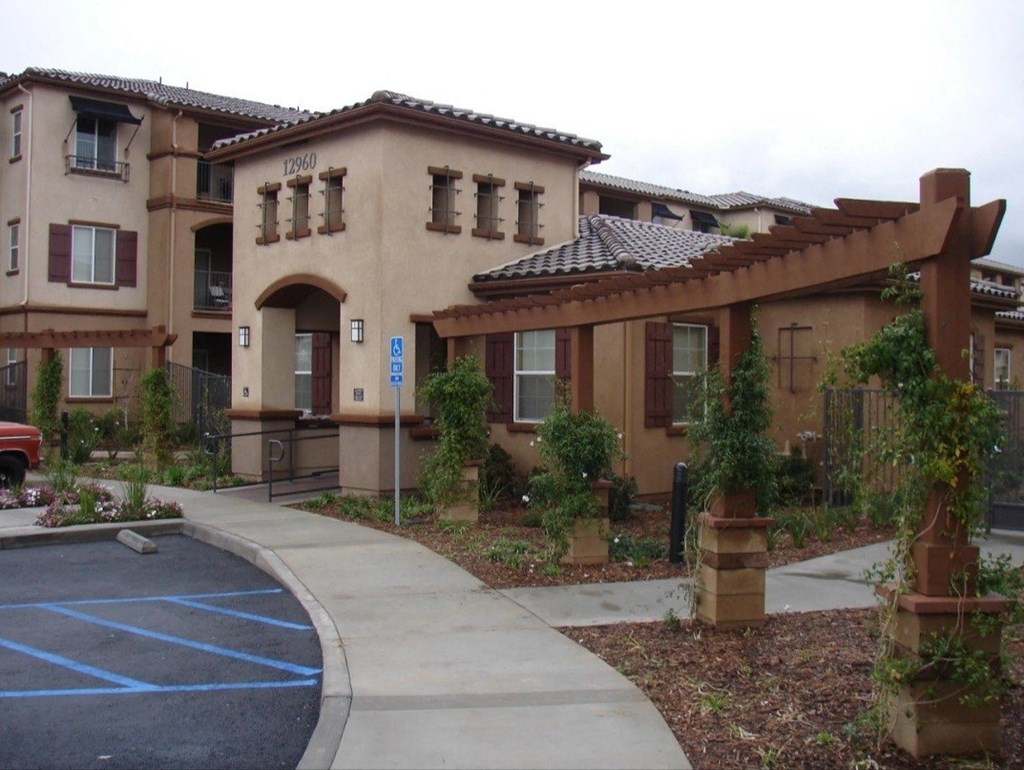Perris Isle exterior