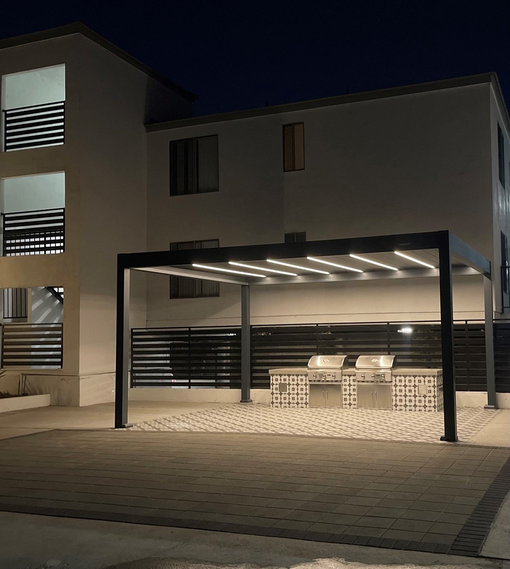 Plaza at Canoga Park BBQ area