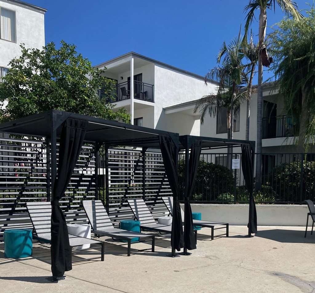 Plaza at Canoga Park Cabanas