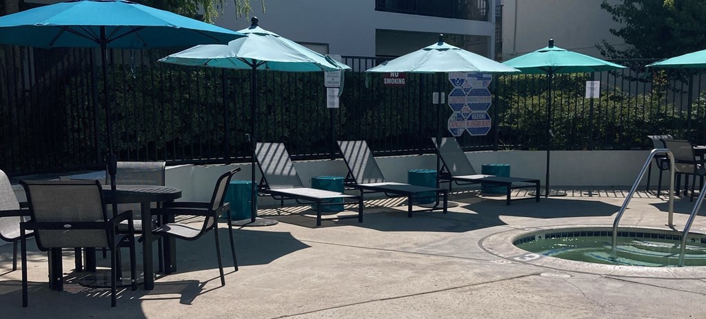 Plaza at Canoga Park Spa