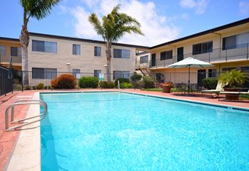 Ocean View Townhomes pool close-up