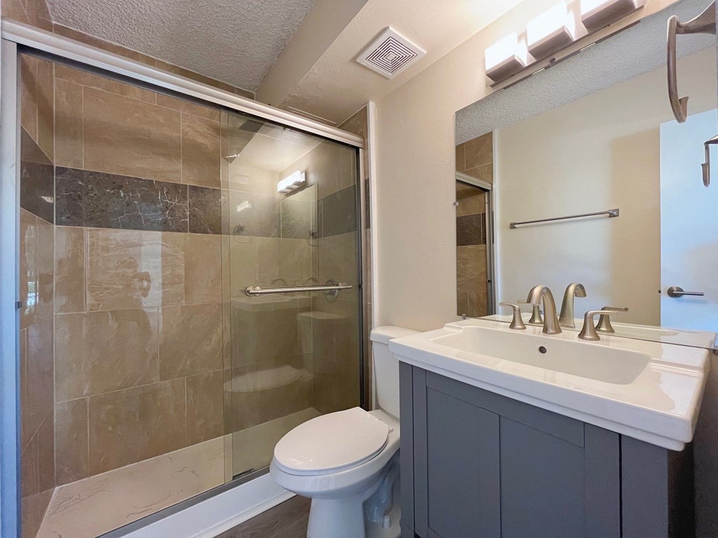 Punahou Heights Bathroom