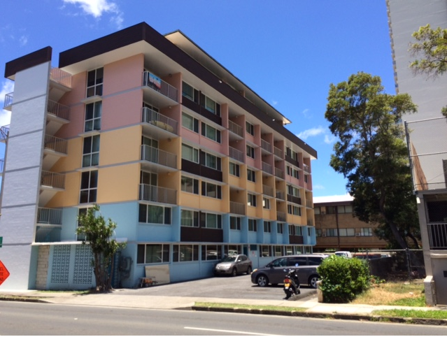 Punahou Heights exterior building
