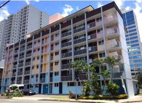 Punahou Heights exterior building