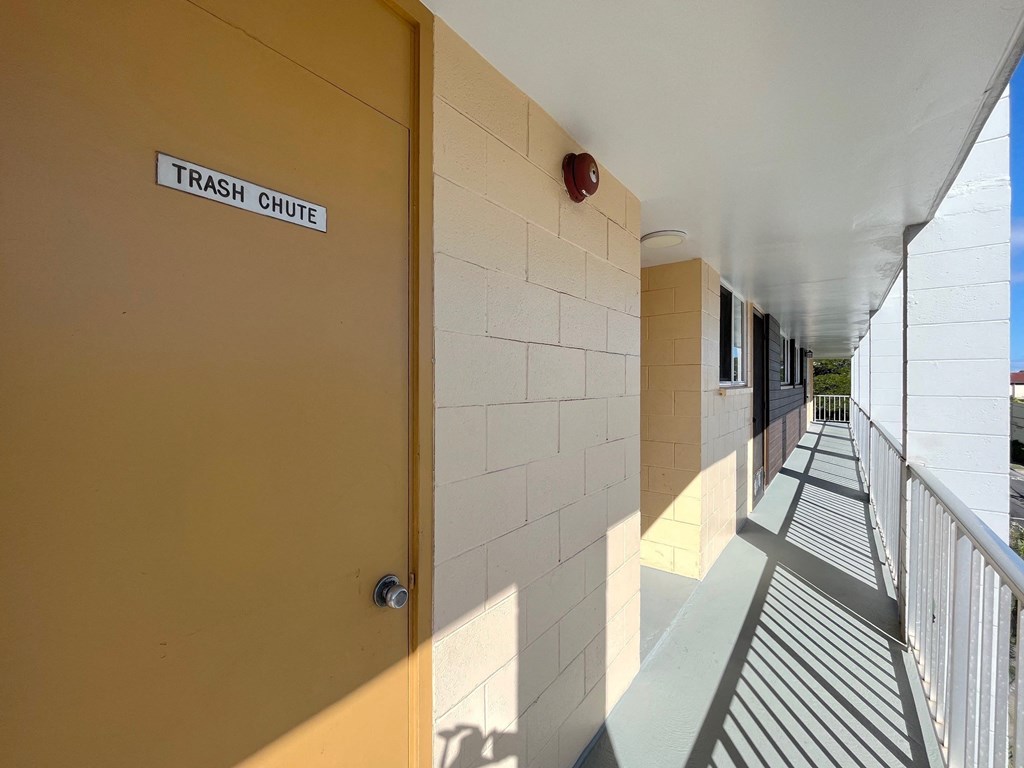 Punahou Heights Trash Chute