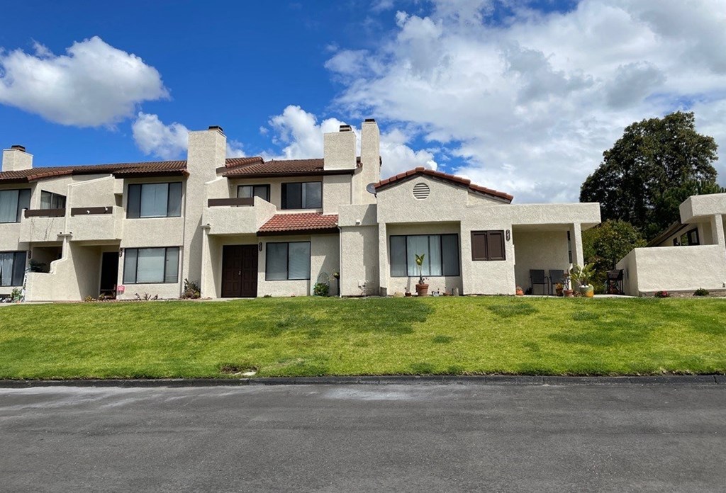 Rice Ranch Townhomes exterior