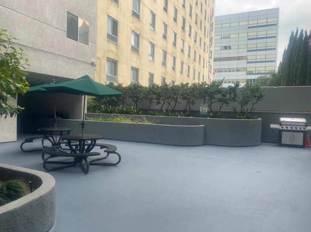 San Lucas Apartments courtyard