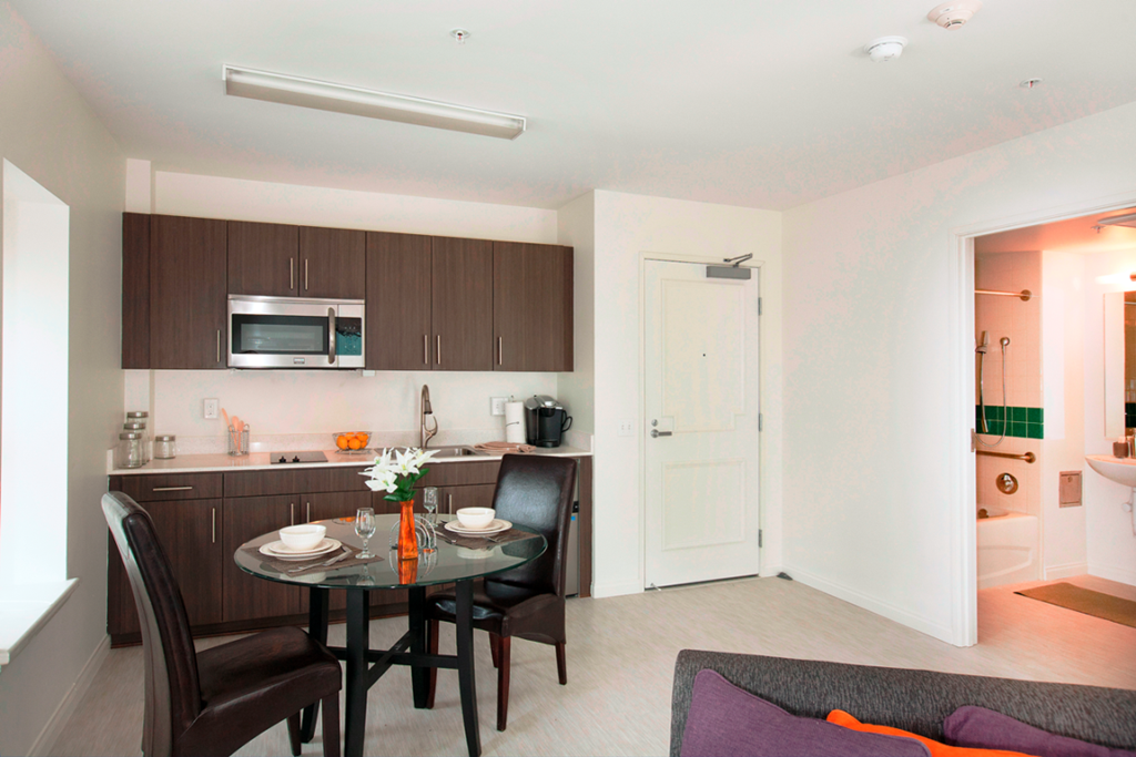 Criterion Promenade furnished dining area