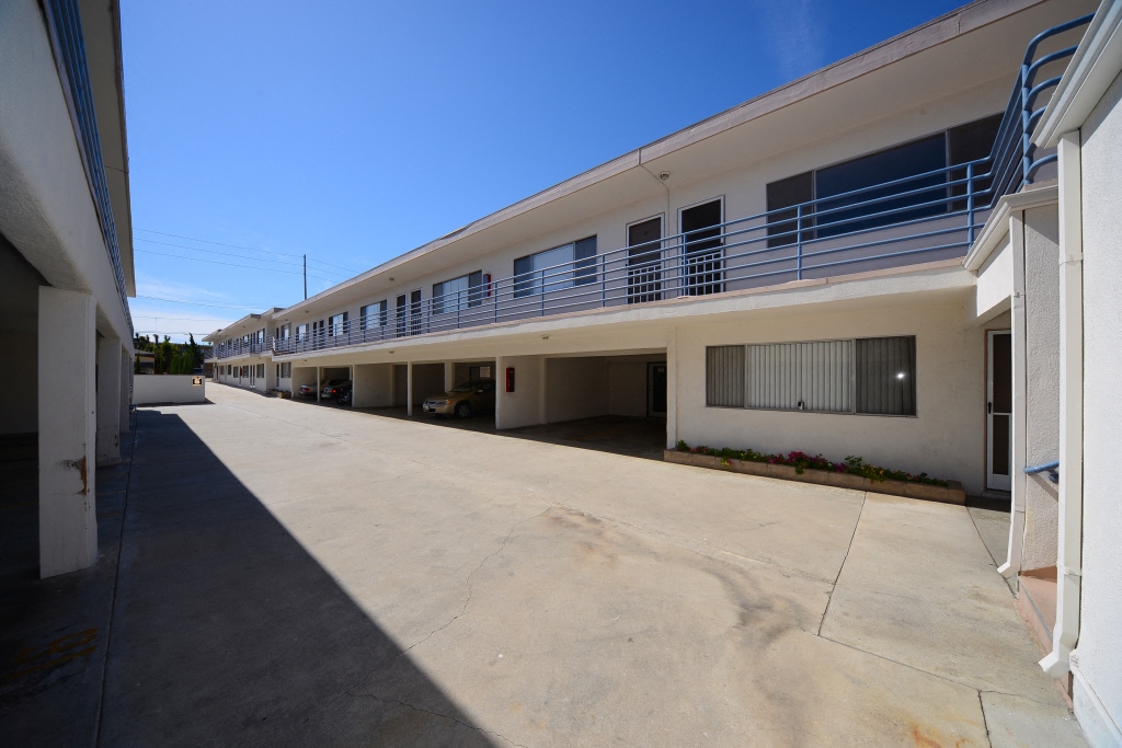 Sea Air - Parking Reverse View