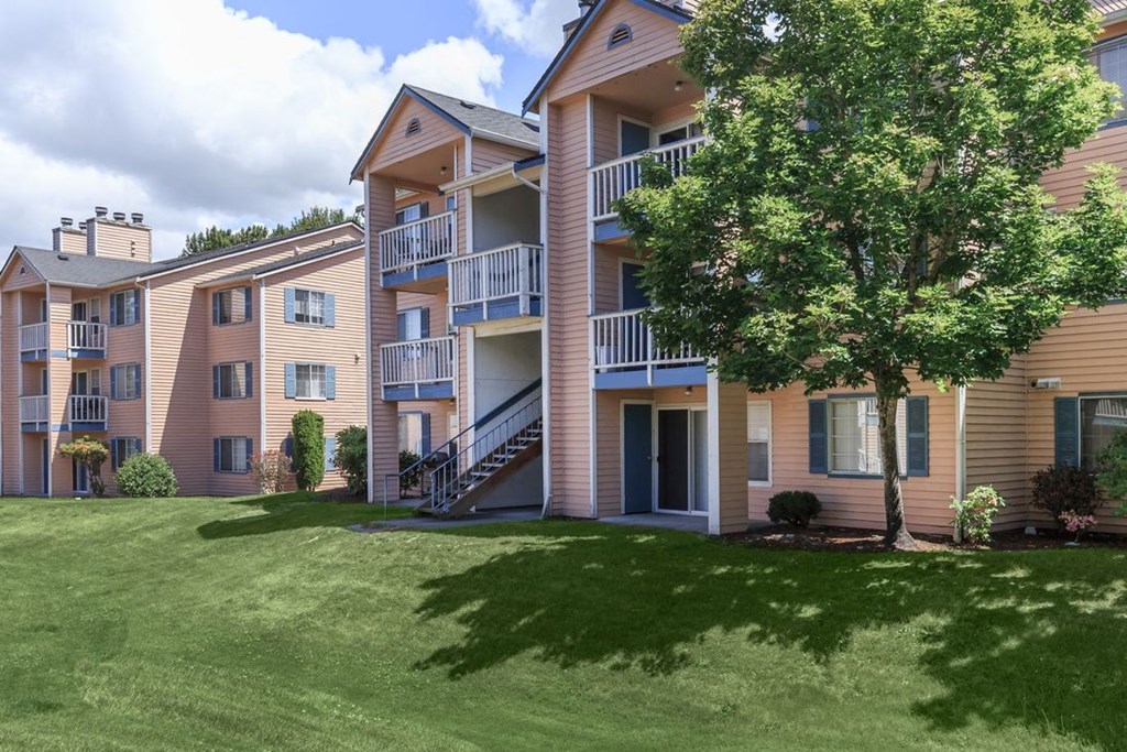 Silver Shadow Apartments exterior building
