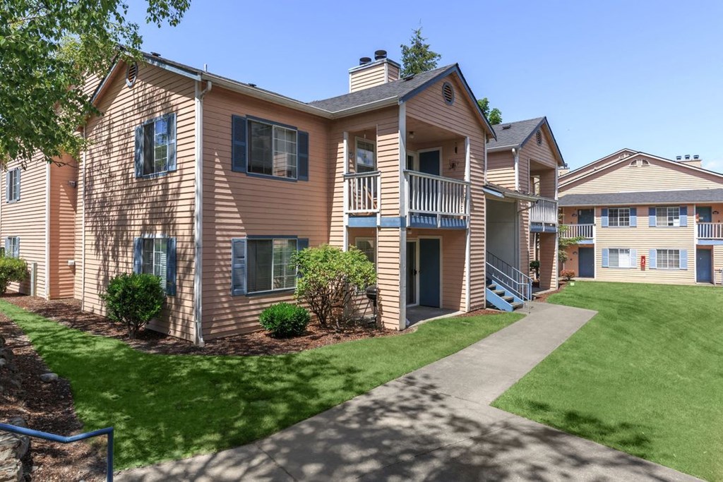 Silver Shadow Apartments exterior building 