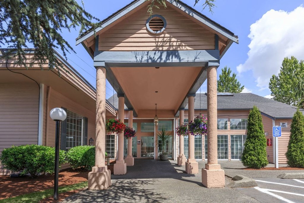 Silver Shadow Apartments exterior entryway
