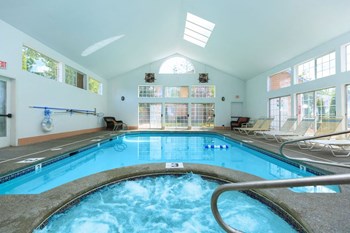 Silver Shadow Apartments indoor pool and spa Silver Shadow Apartments indoor pool and spa - Photo Gallery 4