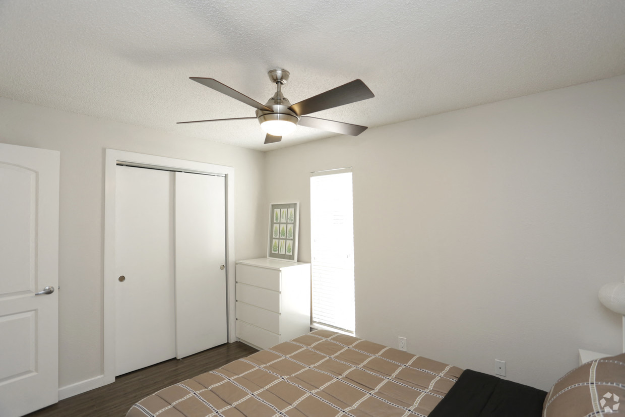 Soco at Alpine bedroom with closet and decor