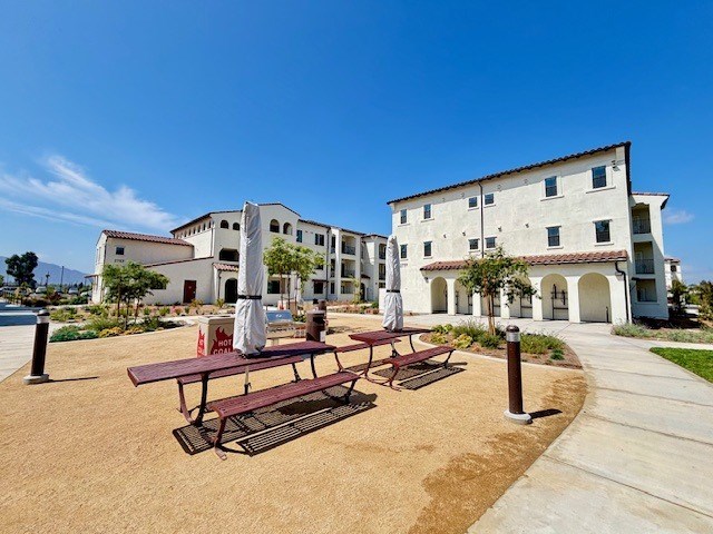 Somis Ranch Picnic Tables