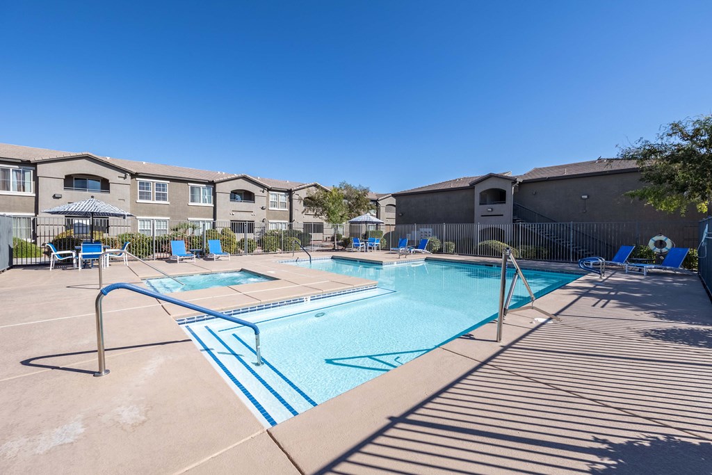 A large swimming pool with a blue line in the middle of it.