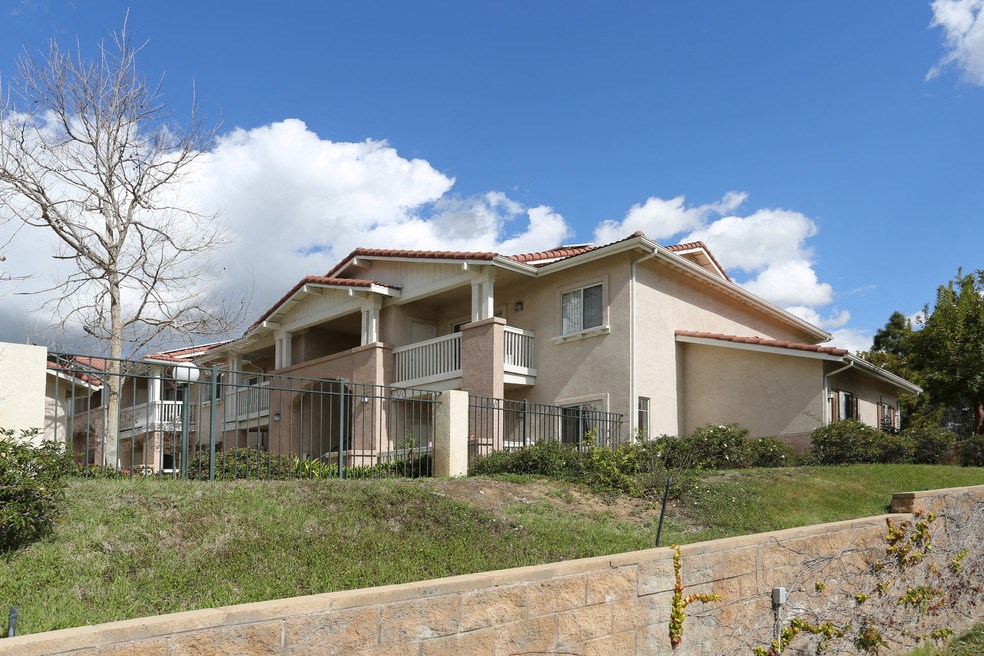 Sorrento Villas grass lawn