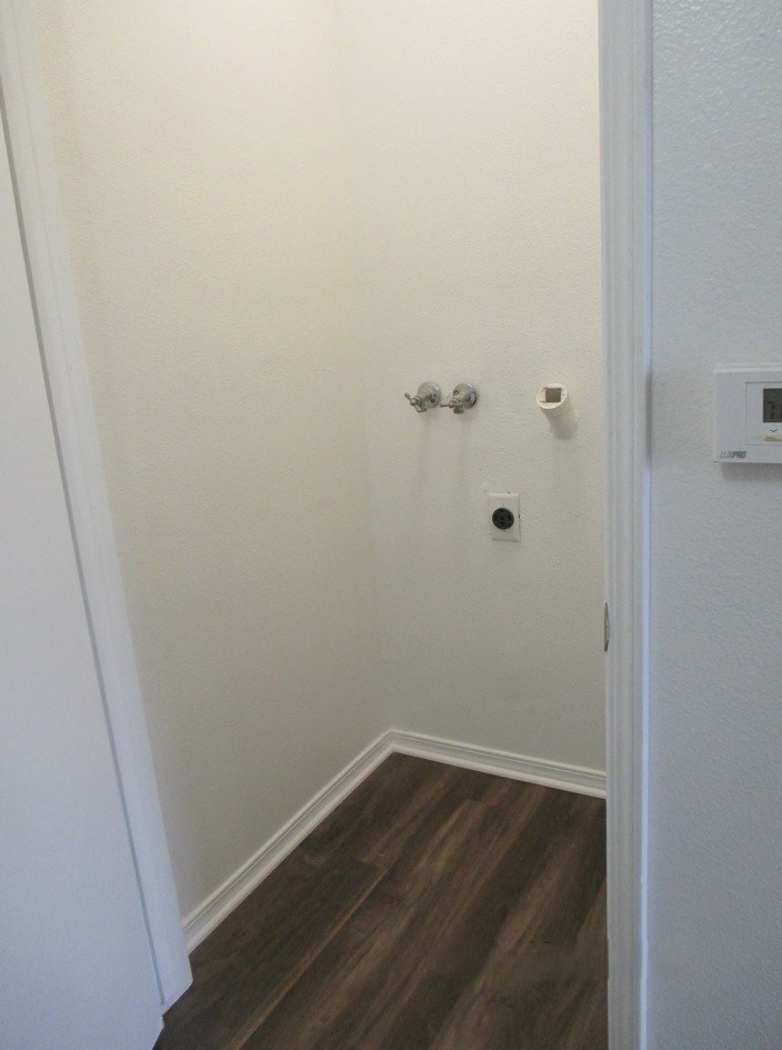 Sunny View washer and dryer hookup