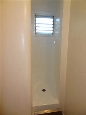 Moana Vista Studio Bathroom Shower