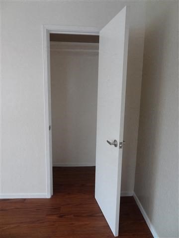 Moana Vista Studio Bedroom Doorway