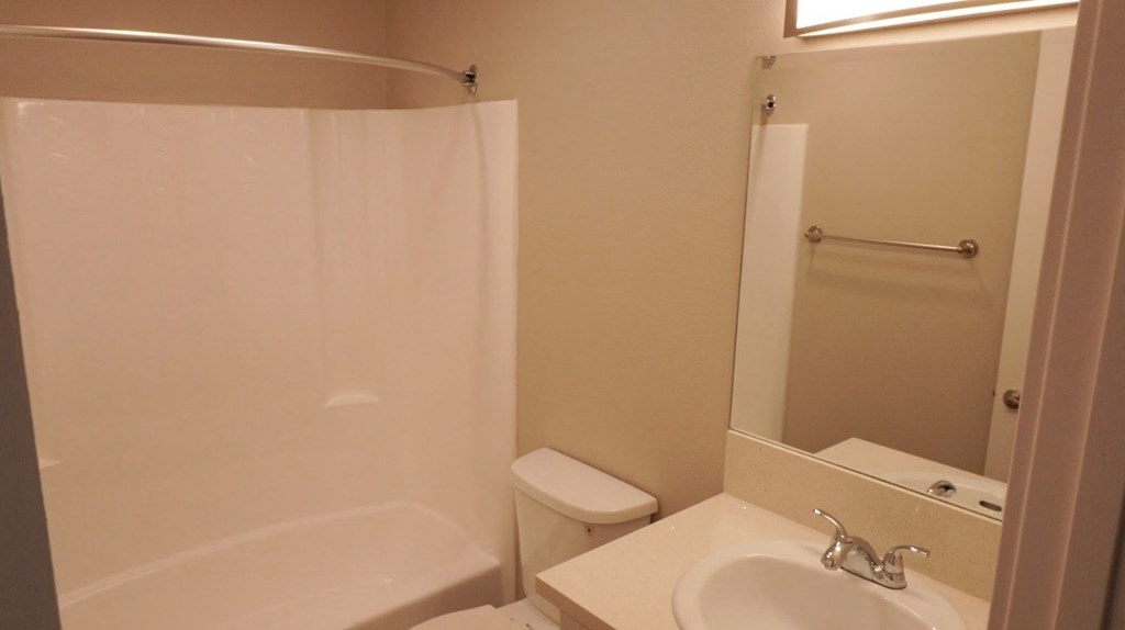 The Canyons at Sherman Oaks unit 6 bathroom