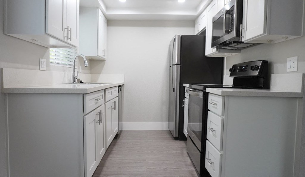 The Canyons at Sherman Oaks unit 6 kitchen