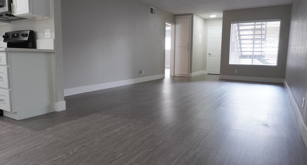 The Canyons at Sherman Oaks unit 6 living area