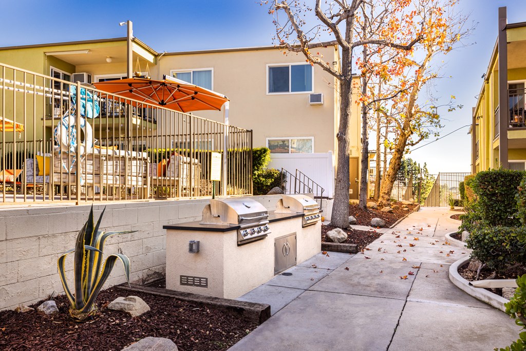 Apartment for rent near Foothill barbecue