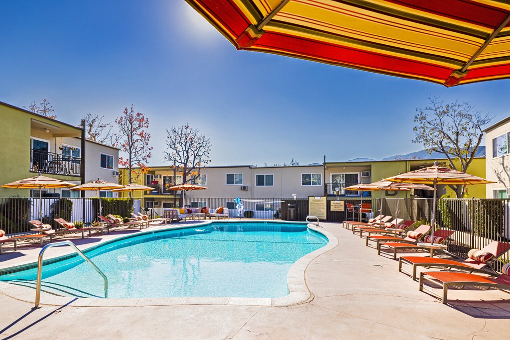 Apartment for rent in La Crescenta pool overview