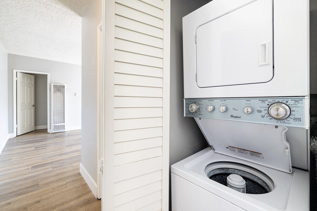 Apartment for rent near Glendale with in-unit laundry