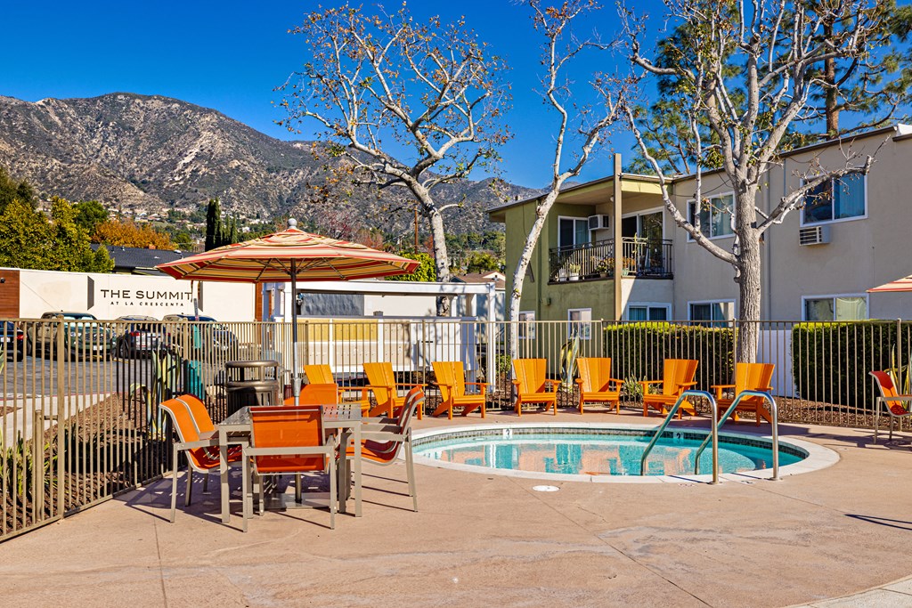 Apartment for rent in La Crescenta wading pool and lounge