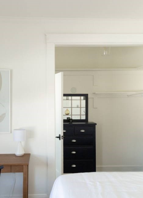 The Villa Elaine Bedroom Closet