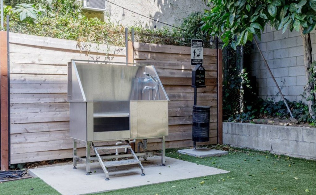 The Villa Elaine Dog Grooming Stattion