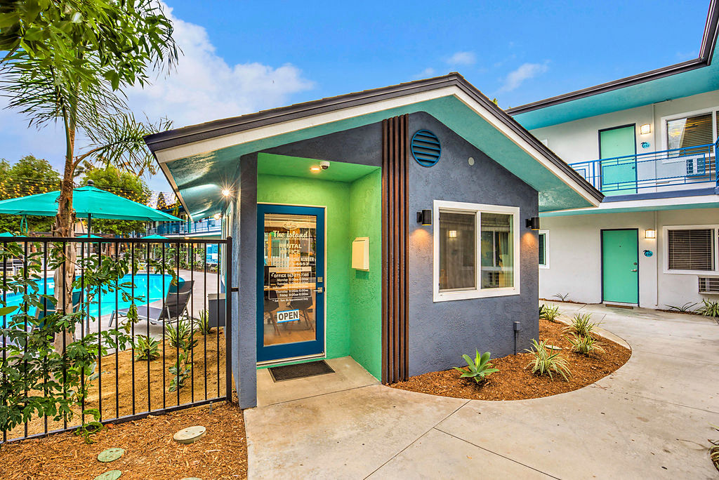 The Island Apartments exterior courtyard building