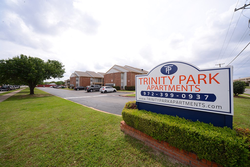 Trinity Park Apartments signage