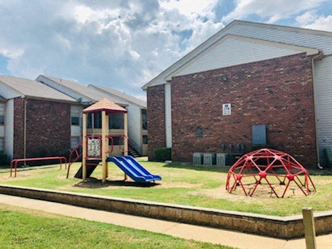 TrinityPark_PlaygroundAndGrassyArea