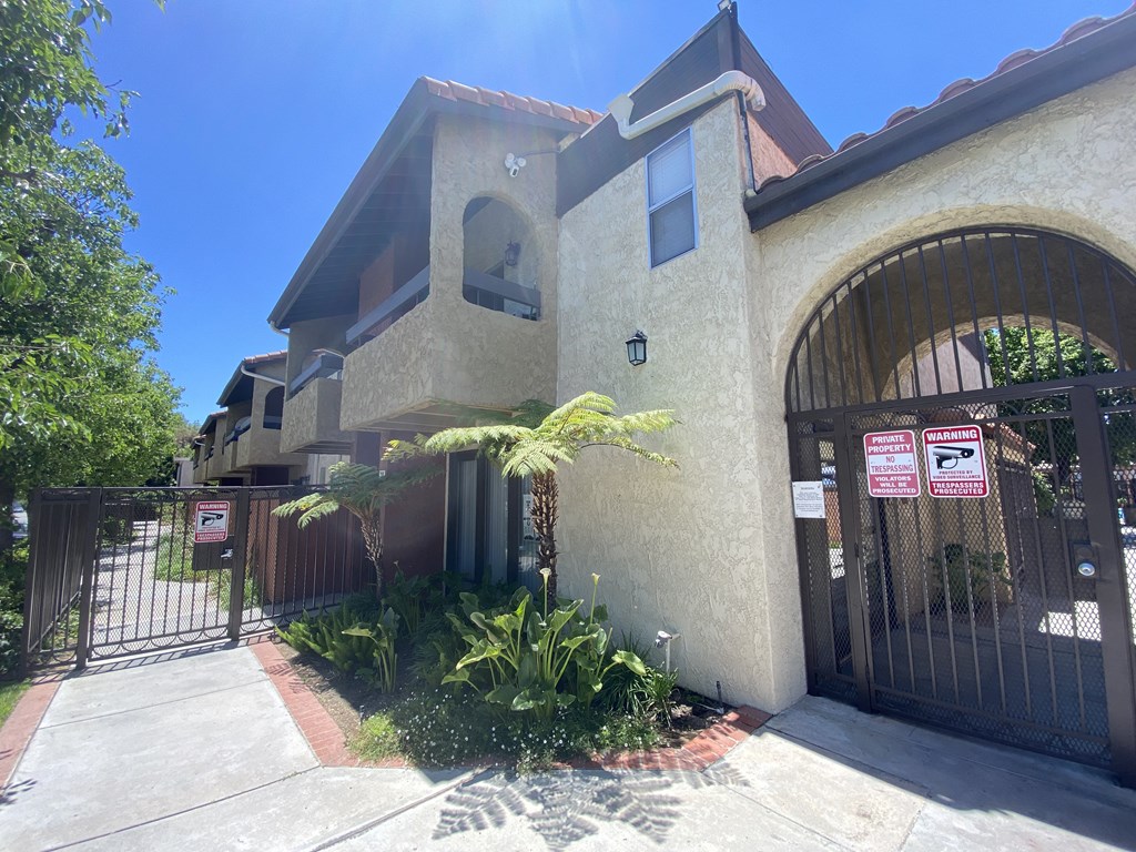 Villa Del Sol Exterior of Building