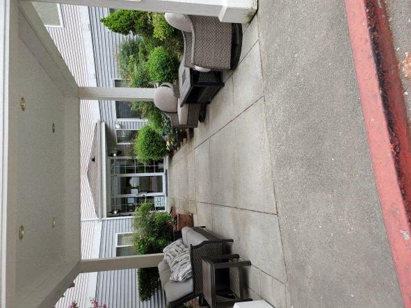 VasaCreek_FrontWalkway