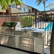 Villa Del Sol Grills and Pool