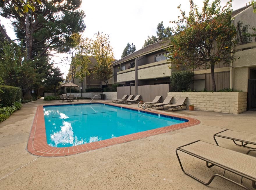 Villa Sabrina Pool Left