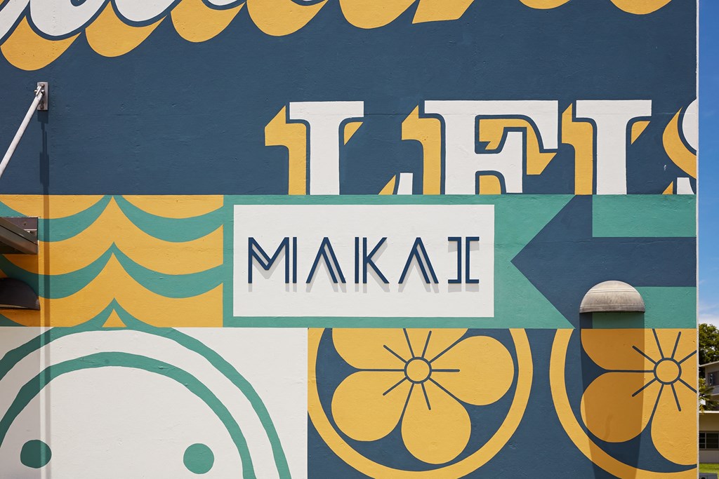 WakeaGardens_Exterior_CloseUpofMakaiPainting