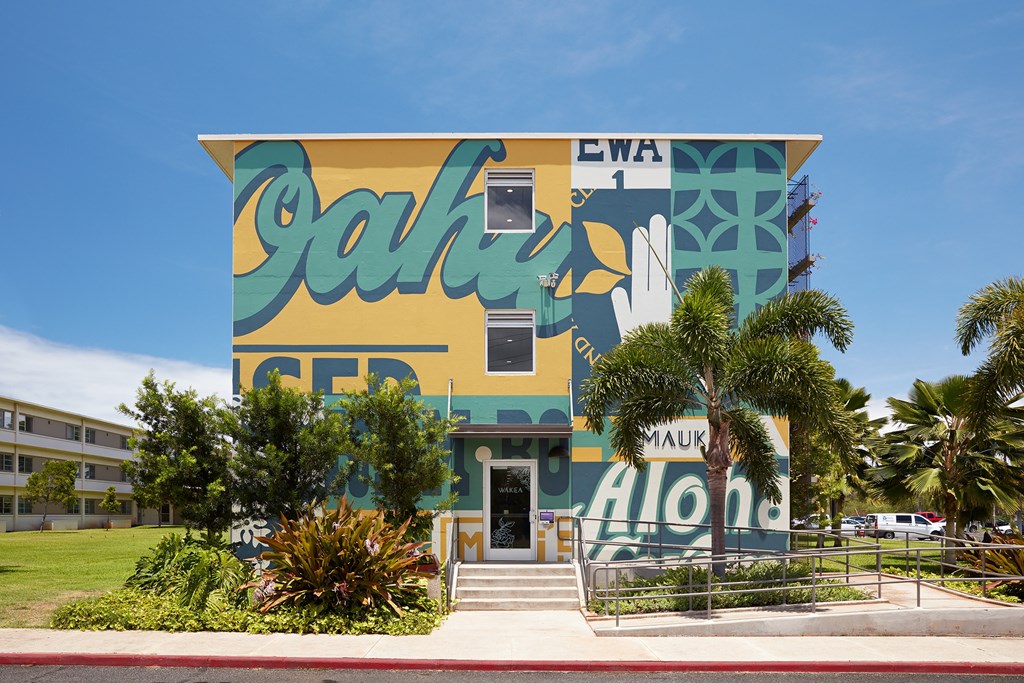 WakeaGardens_Exterior_FullOahuSideView