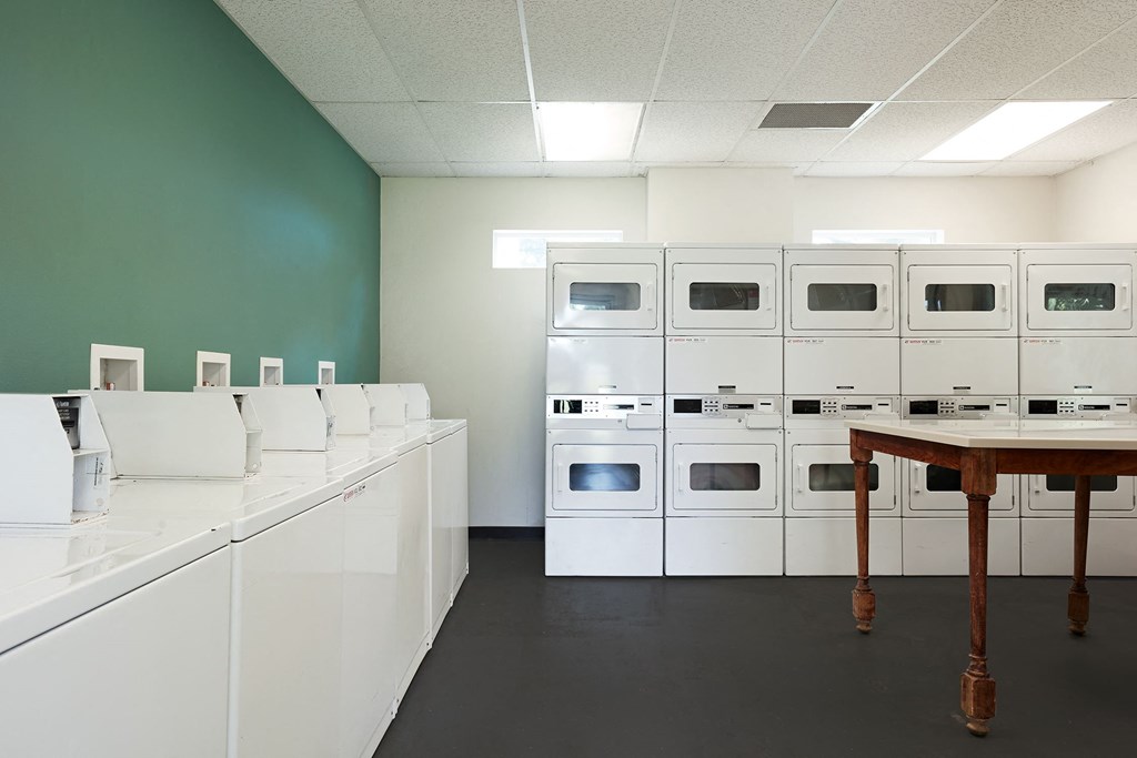 WakeaGardens_Interior_LaundryRoom