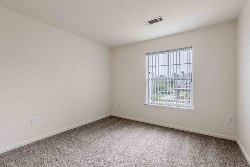 Waterford Place bedroom with window