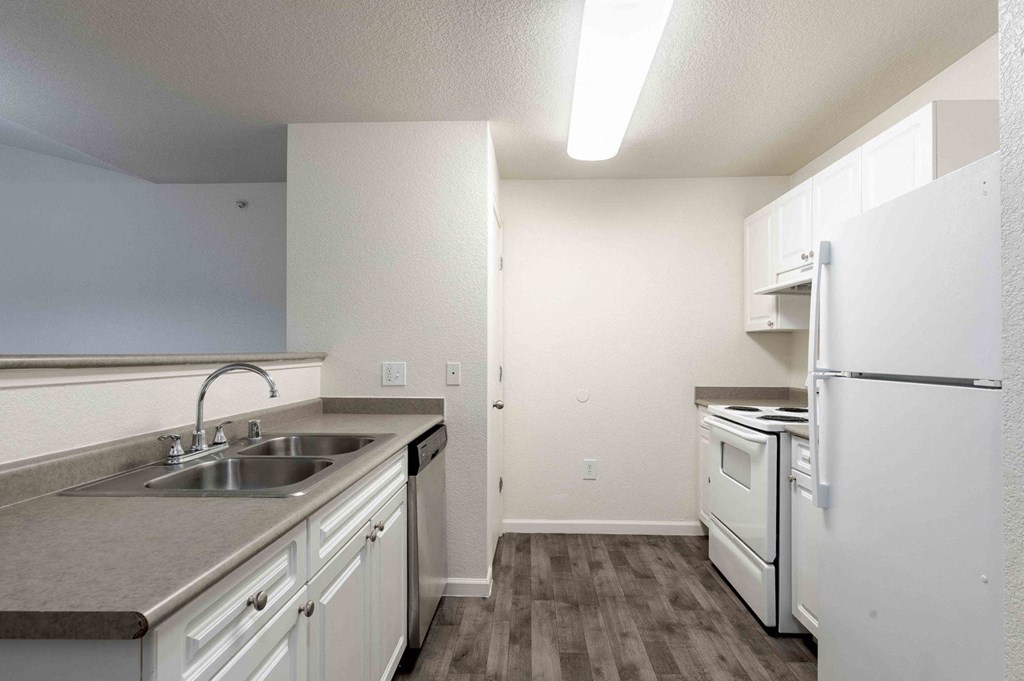 Waterford Place kitchen appliances