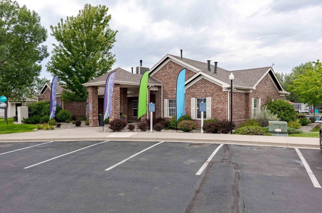 Waterford Place leasing office