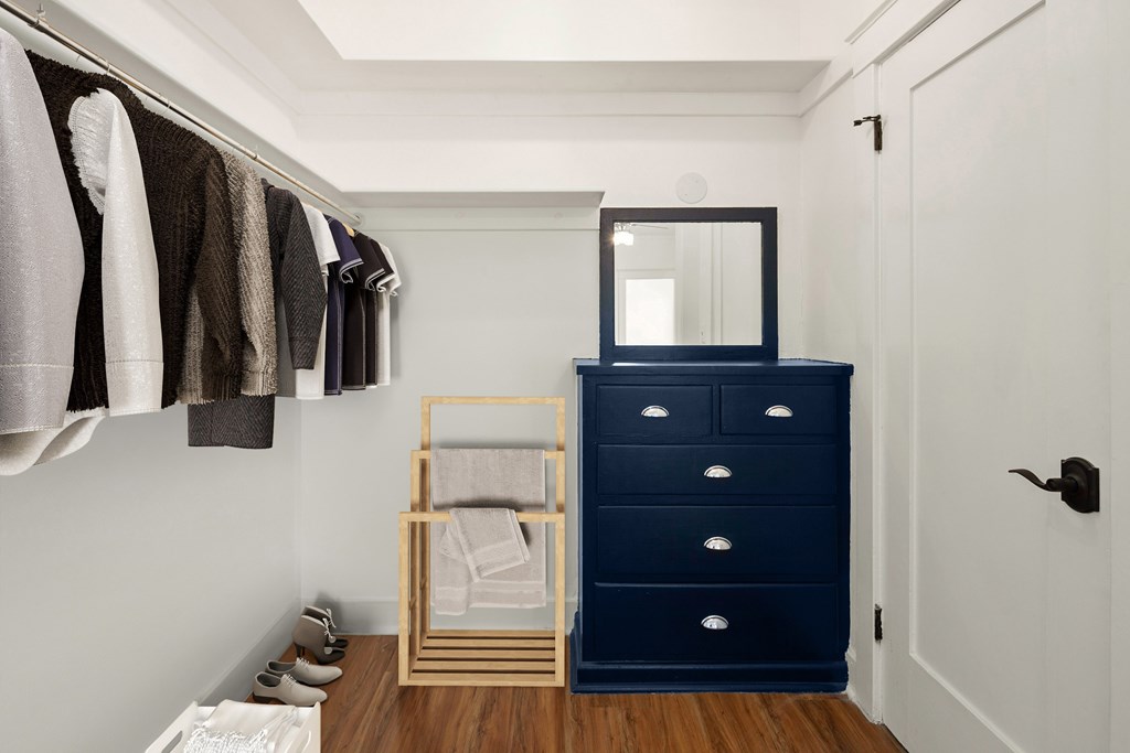 The Villa Elaine Studio closet